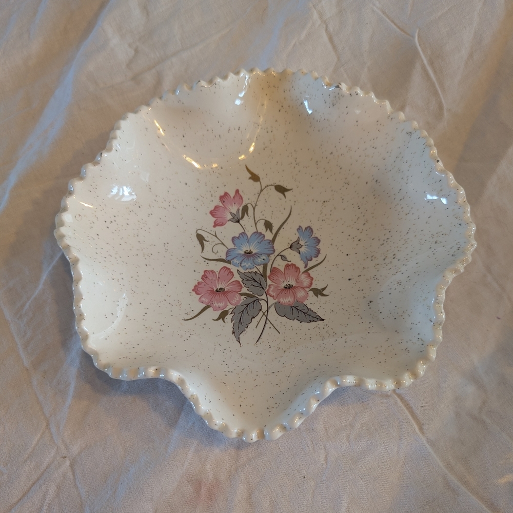 💥SALE💥Vintage Floral Scalloped Dish - Cream with Pink and Blue Accents